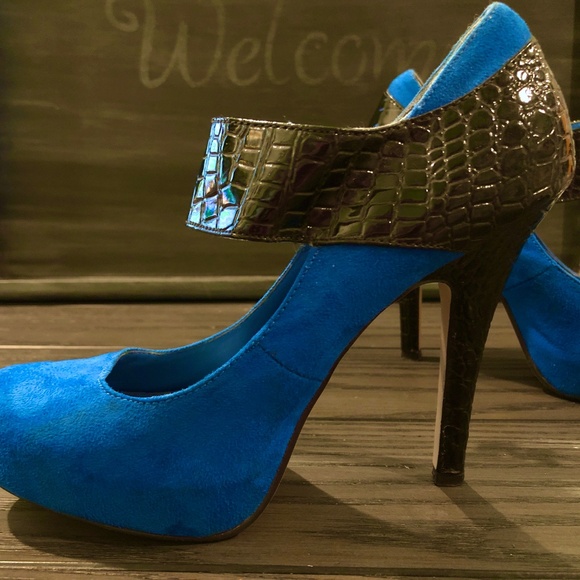 BAMBOO Blue Fx Suede & Black Patent Whimsy Goth Buckle Mary Jane High Heels~7 - Picture 6 of 14